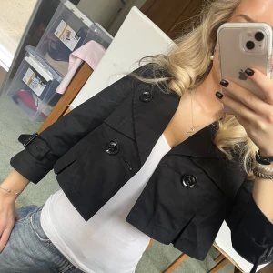 Svart Bolero - Assnygg bolero/kort kappa!! Inga anmärkningar