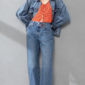 Levis 501 90s - Levis 501 90s, använda men i fint skick och inget slitet. Strl 29/30