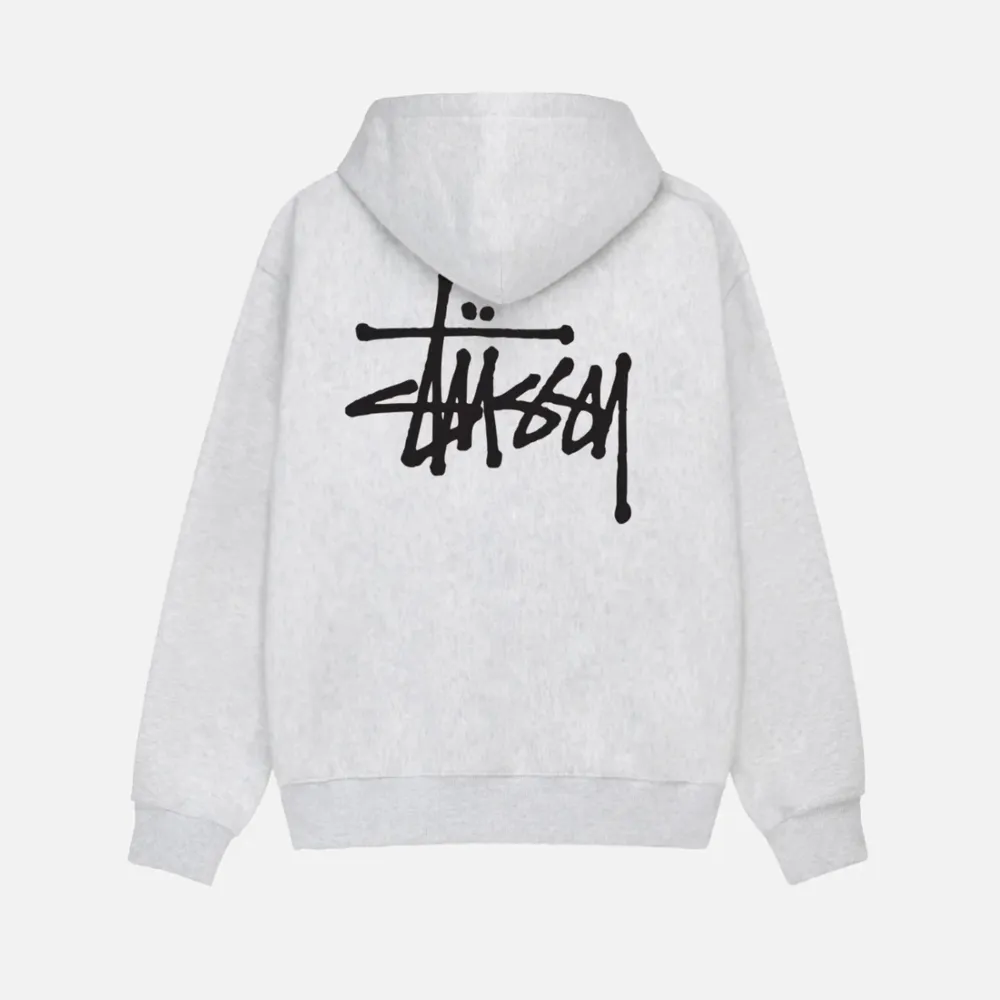 Söker stussy hoodie i grå!! Helst i S-M. Hoodies.