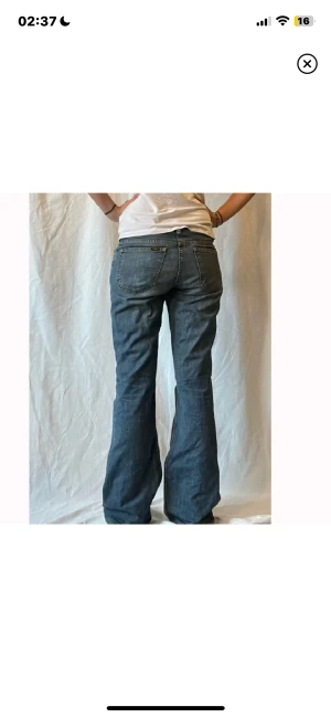 Lee jeans - (Lånade bilder) köpta från Plick, super snygga men tyvärr inte passade mig!💕