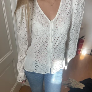 Hålig blus  - En väldigt fin blus!😊