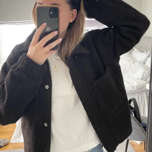 Jacka  - Så galet snygg höstjacka! Passar perfekt nu till hösten! ❤️