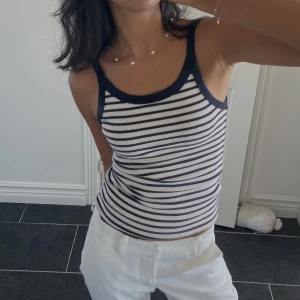 Topp - Säljer min randig topp från H&M. 