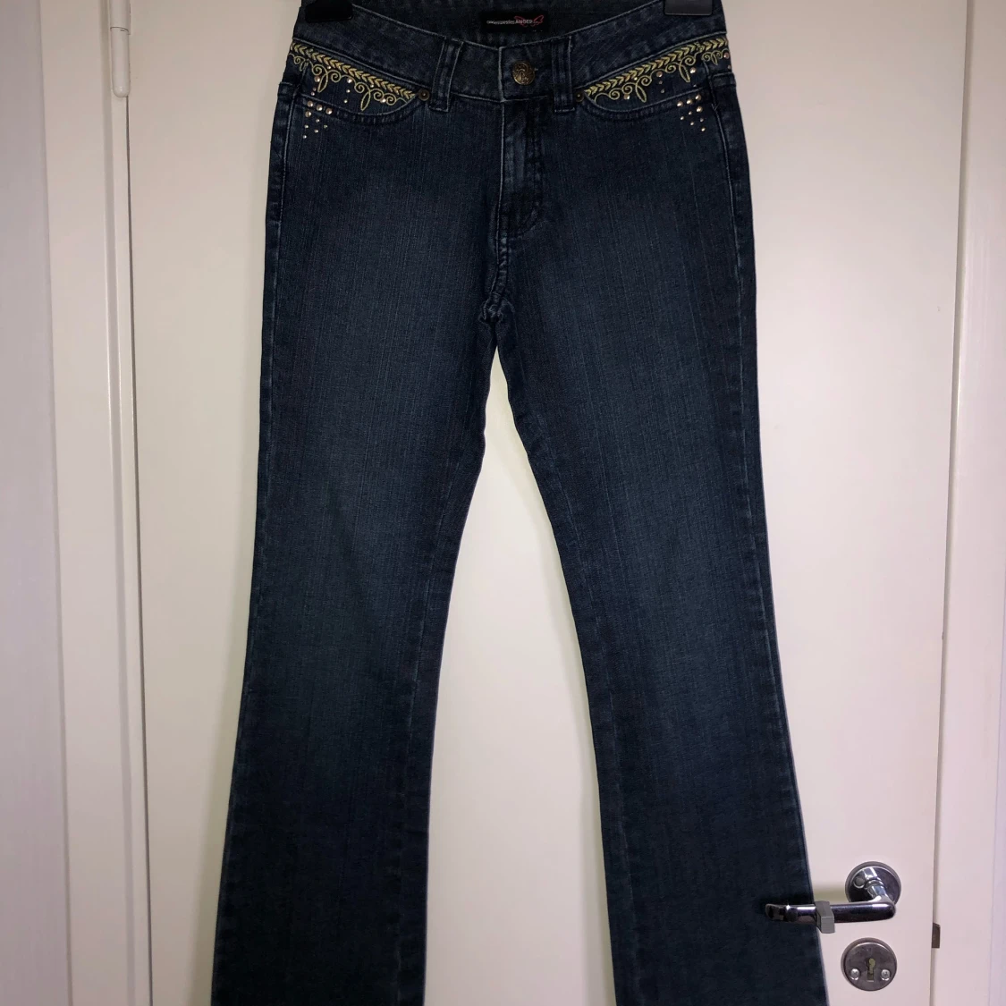 Bootcut jeans med brodyr - 91