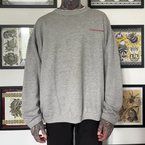 Vintage sweatshirt - Släpper en favorit! Skön oversize vintage sweatshirt, köpt i uk. Sitter som L/XL. (Skippa alla 1000 frågor för att sen strunta i köpet. Köp nu eller inte alls, slösa inte min tid tack! Jag möts inte längre upp pga tidsödslande intressenter.)