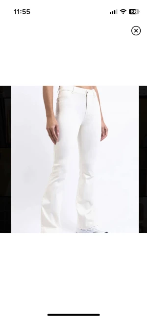 Vita jeans - FRI FRAKT! 💥Snygga högmidjade bootcut jeans☺️ tyvärr för små för mig 🫠NYSKICK! 