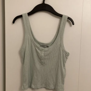 Topp - En grön topp från lager 157. Aldrig använd och lappen är fortfarande kvar på. Storlek Xs💗 