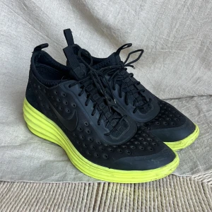 Nike Lunarlon Heel - Sparsamt använda. Unika från 2014 fortfarande väldigt mjuka och SKÖNA!!! 