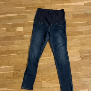 Mama jeans  - Ett par gången andvänd.