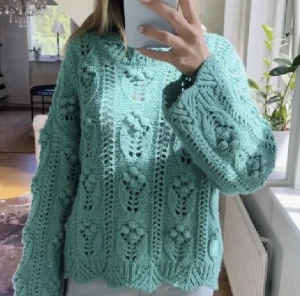 Zara tröja - Säljer denna mysiga tröjan från zara! Sparsamt använder, tillkommer EJ defekter 🫶🏻 