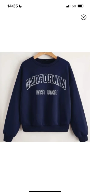 sweatshirt  - storlek S men passar även XS💙