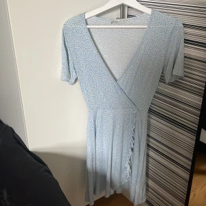 klänning  - klänning från pull&bear, fint skick