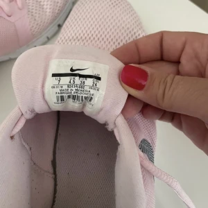 Jogging skor - Jogging skor. Väl använda. Säljer för att vi inte använder de 