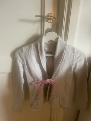 Kofta från Odd Molly  - Grå, Strl XS. Känns mer som en XXS