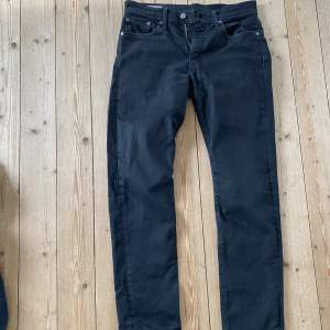Svarta jeans w 29 L 30