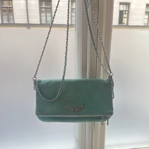 Turkos Zadig & Voltaire väska - Säljer nu min fina turkosa Zadig & Voltaire väska, skriv vid intresse eller frågor!💖