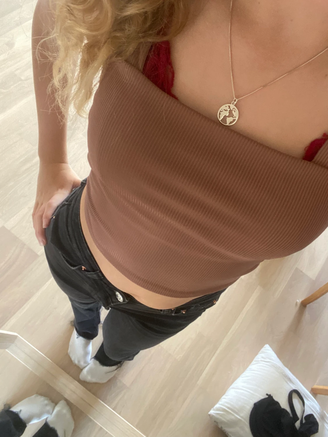 Ett brunt/nougat ribbat linne  - 90