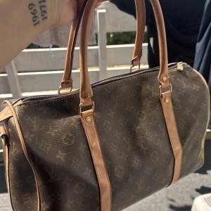 Väska | Louis Vuitton | Second hand online | Köp på Plick