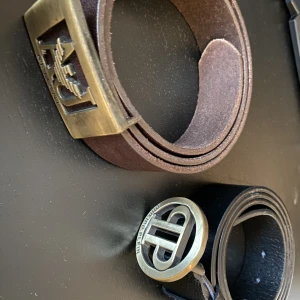 Armani bälte och philipp plein bälte - Armani bälte och philip plein bälte nästan perfekt skick