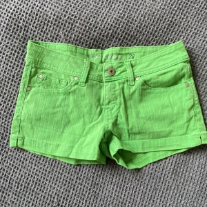 VINTAGE, HIPPIE JEANSSHORTS  - I nyskick, inga skador. 