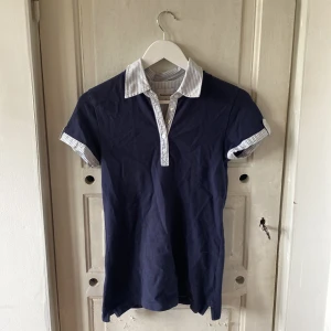 Fin Piké från Boomerang - En fin piké från Boomerang i storlek xs. I bra skick.  Kolla gärna mina andra annonser :)