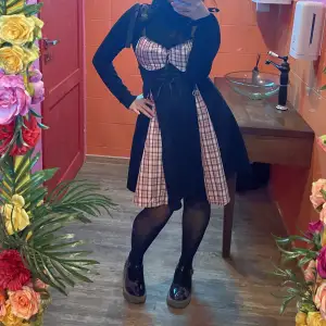 Snygg goth lolitaklänning 