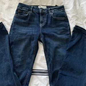 Säljer mina zara jeans❤️ - Säljer mina jeans från zara då dem blivit för små. Använda ca 1 gång och är i superbra skick!❤️