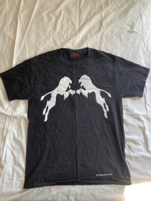 BLADEE The Fool tshirt - Lite nött söm i nacken, annars bra skick. Pris kan diskuteras