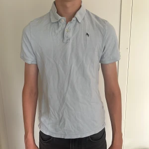 Piké  - Snygg och skön piké som är i bra skick!