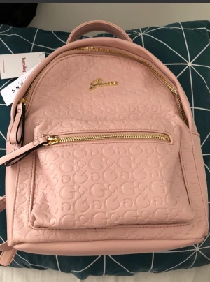 Sälja äkta jättefin Guess väska - Sälja äkta Guess väska. 