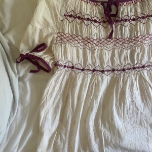 Odd Molly blus  - Säljer nu min fina odd Molly blus! Tror att den är storlek S men funkar bra på mig som är XS, och skulle tippa på att M funkar också beroende på hur man vill att den ska sitta! Bara att meddela vid intresse, möts gärna upp i Stockholm! 💕💕