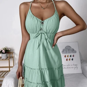 Klänning - Mintgrön Klänning från shein,💚 🍀aldrig använd bara testad, med knytning i nacken stl S/36