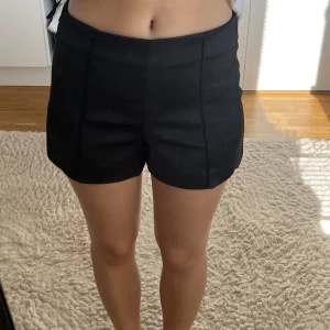 Satin shorts - Satin shorts ifrån zara som har prislappen kvar, så aldrig använda. Storlek S. 200kr+frakt