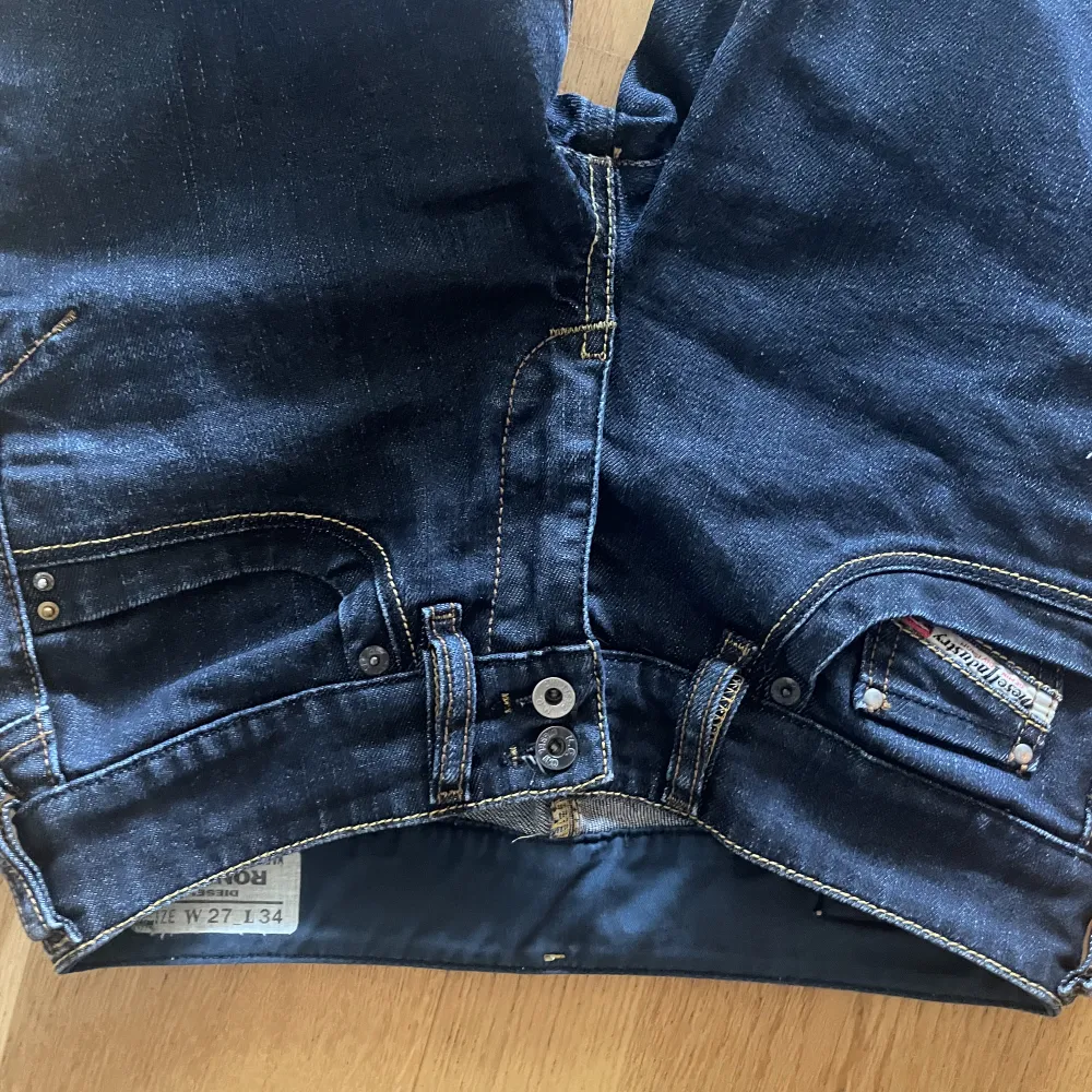 Supersnygga lågmidjade jeans från diesel!💟💟. Jeans & Byxor.