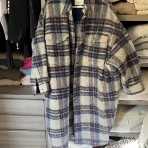 Isabel marant kappa, nypris 7000kr, storlek 0 (xs). Köpt på NK. 5000 kr