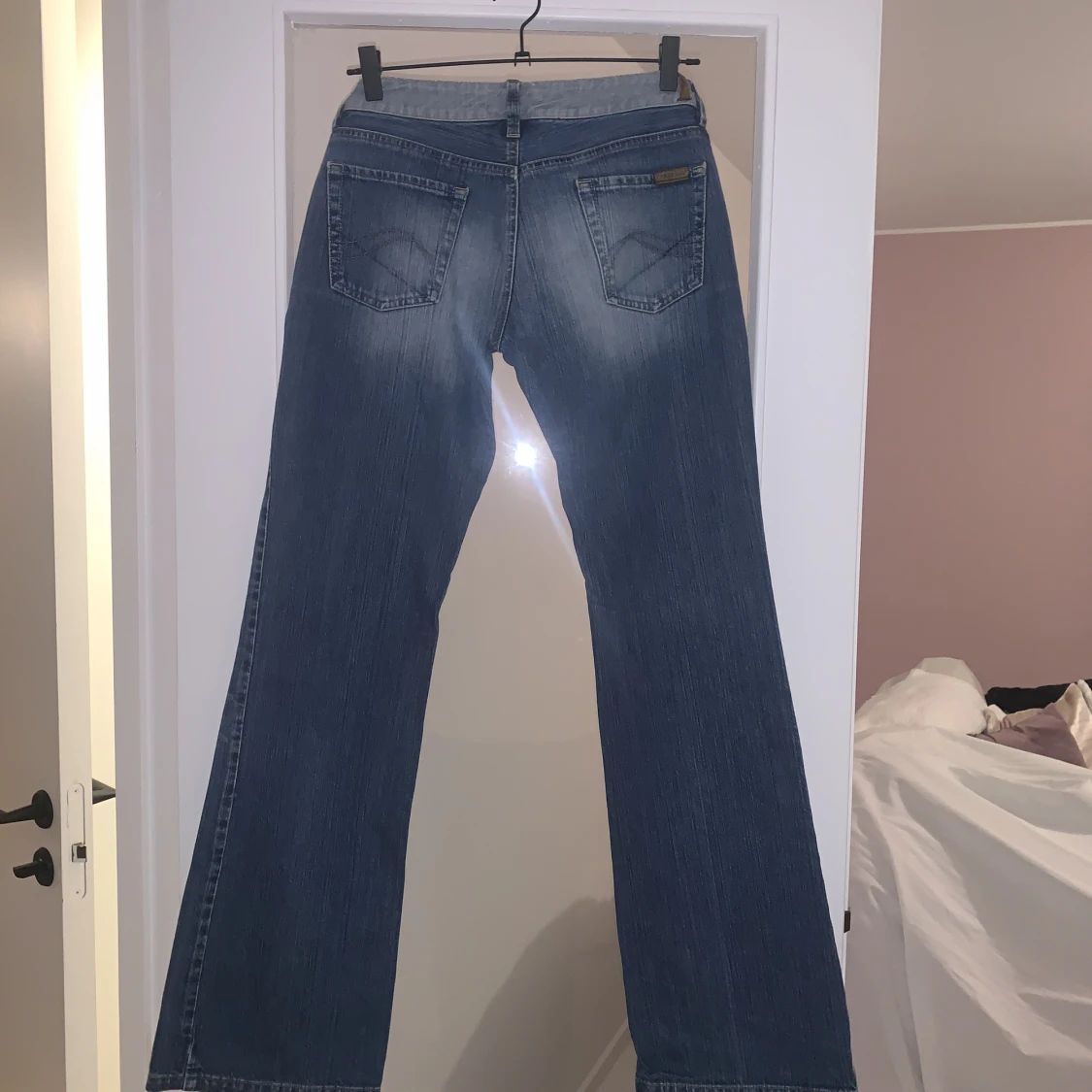 Lågmidjade utsvängda jeans🍄 - 2