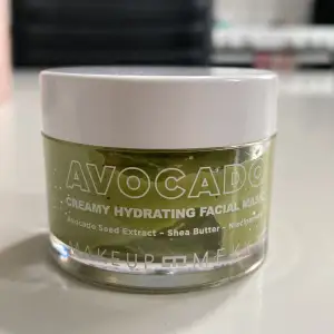 En krämig Avocado facemask från makeup Mekka💚🥑