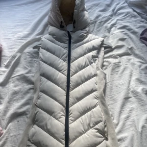 Zara väst - Slutsåld zara väst, bra skick. 