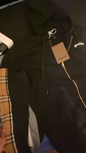 Burrbury kofta - En jätte fin burburyy kofta som är ny