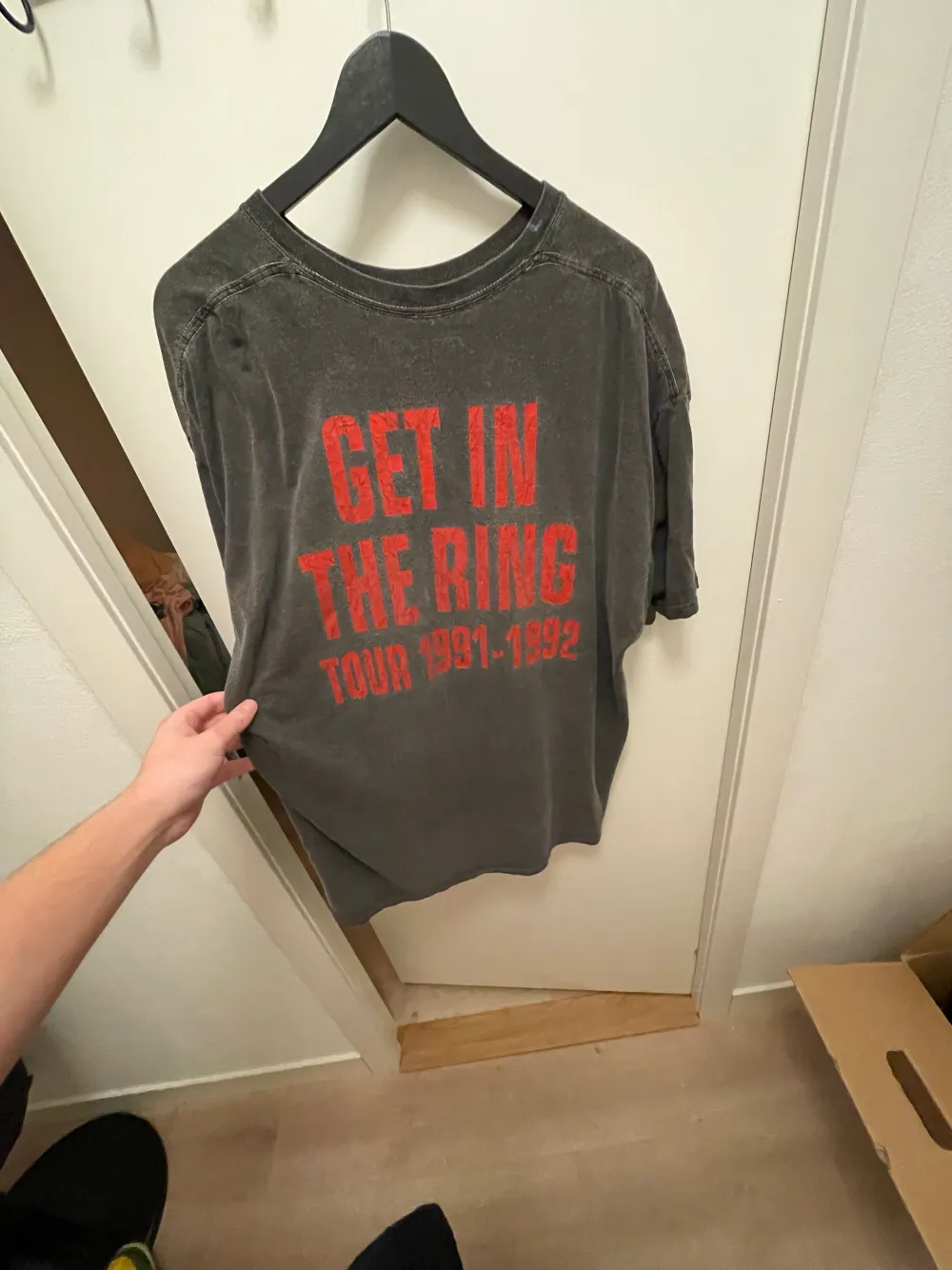 Guns n roses t shirt köpt från Urban outfitters. T-shirts.