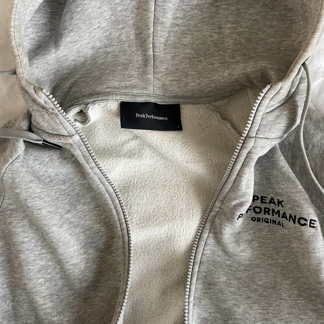 Peak Performance Hoodie - 91