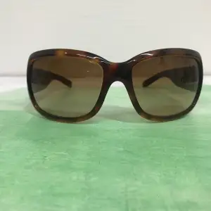 Versace solglasögon modell Ve 4132 i bra skick! Äktahetsbevis finns med