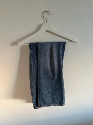 Hope rush denim - Hope rush denim i blått, som nya, storlek 30, pris 800