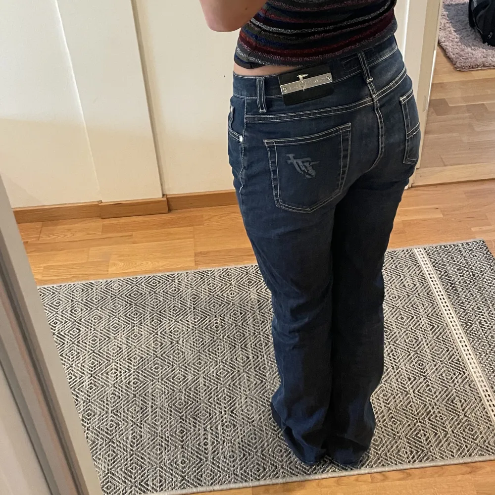 Jättesnygga jeans i storlek 26. Jag är 165!. Jeans & Byxor.