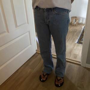 Low waist jeans som har blivit för småa. Passar en Xs eller liten S