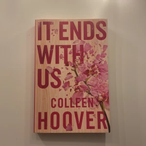 Colleen Hoover  - säljer min ”it ends with us” bok eftersom jag inte läst något ur den då jag köpte den på svenska istället. nypris 169 kr💕💕