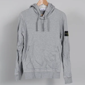 Stone island  - Stone island hoodie i gott skick