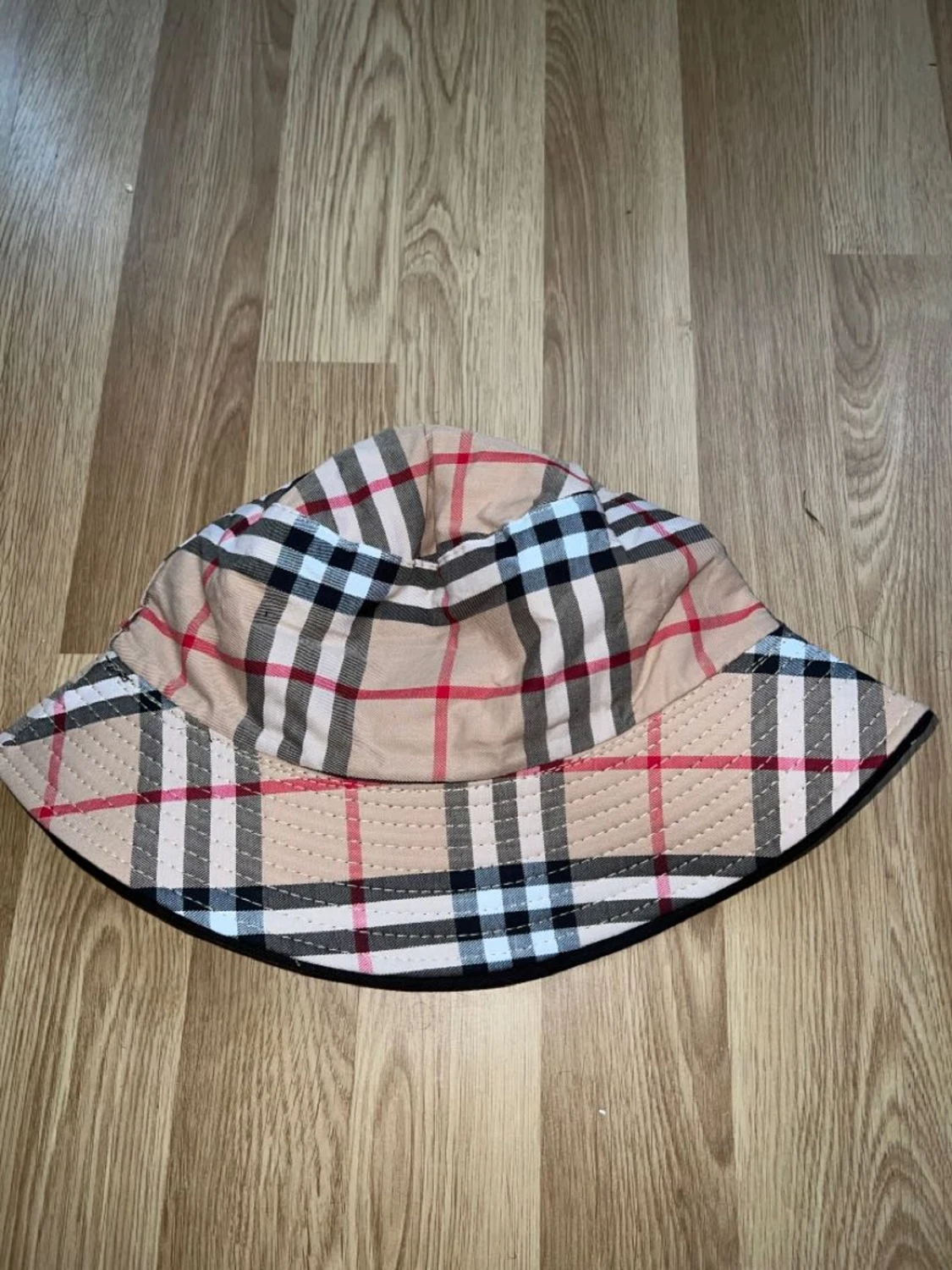 Burberry buckethat