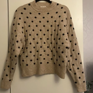 Stockad tröja från HM - Jättefint skick