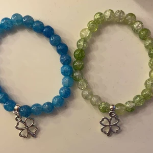 Fina smycken 💓 - Säljer egengjorda smycken från mitt eget smyckes företag💓 Perfekt till sommaren🌻 sälgens endast för 26 kr st🌻